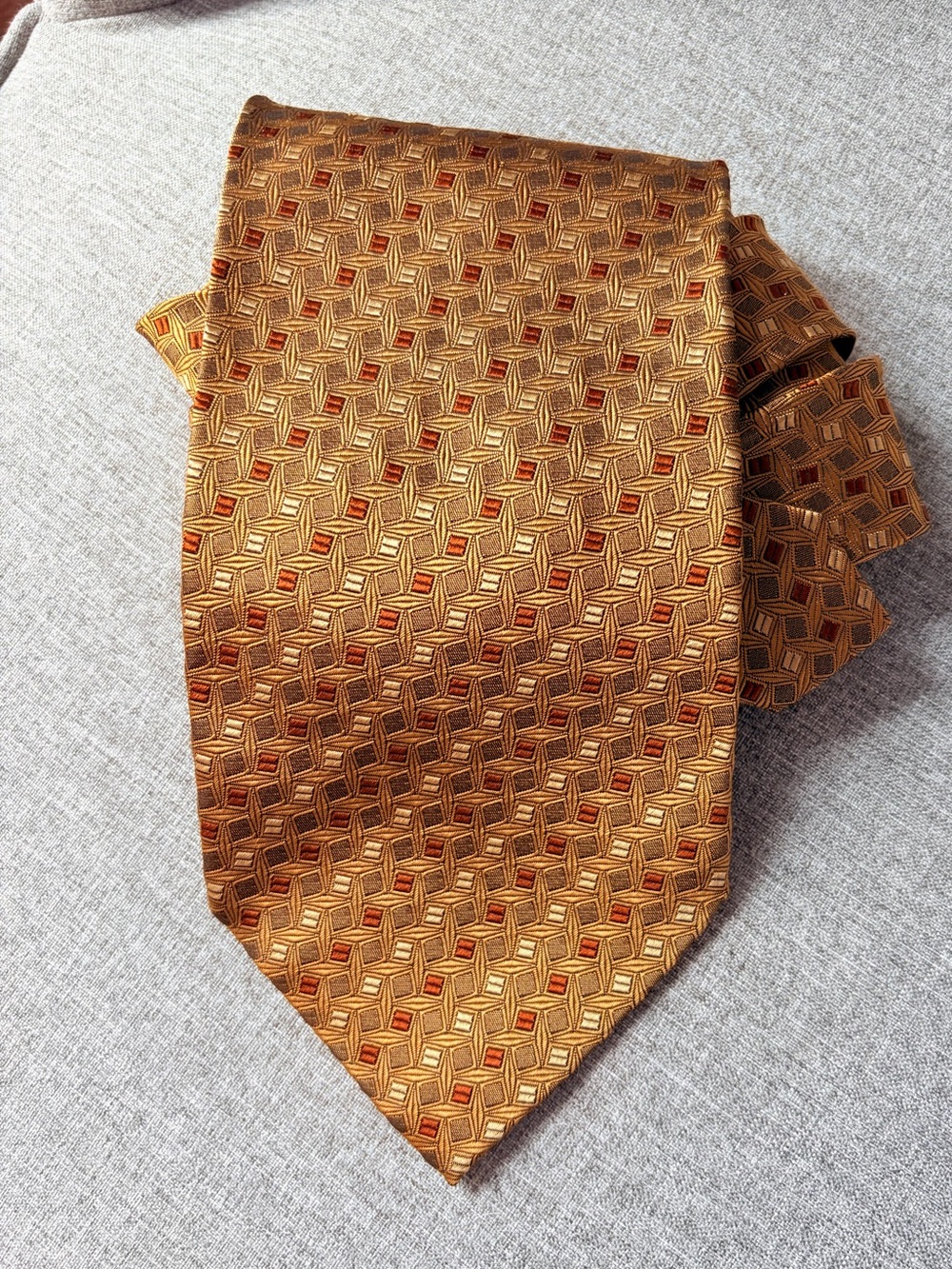 Daniel de Fasson 100% Silk Tie Necktie Gold Abstract Stripe Formal Office EUC